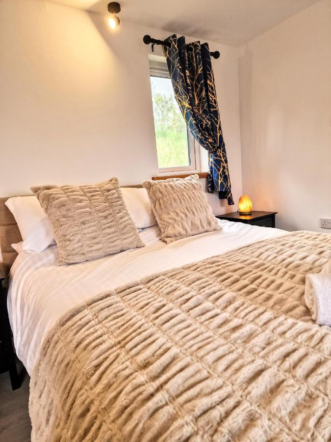 Kaoglen Fallow Pod - Luxury - Hot Tub - Pet Friendly Chalet