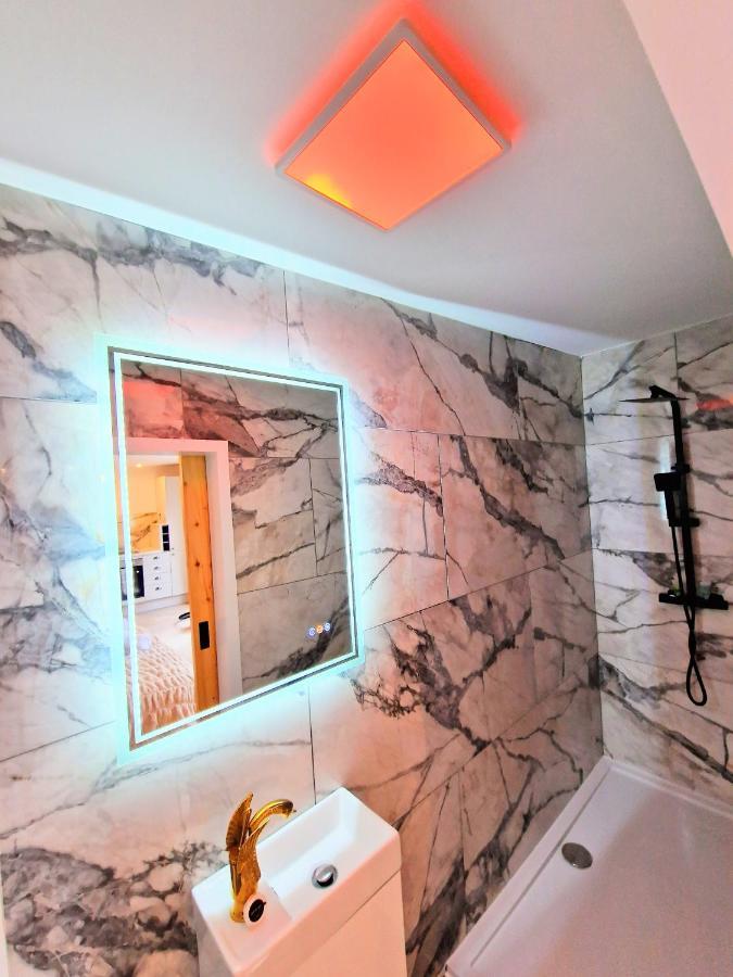 Kaoglen Fallow Pod - Luxury - Hot Tub - Pet Friendly Chalet